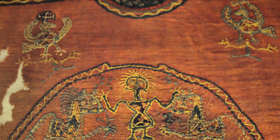 Montserrat exposa una col·lecció inèdita de teixits coptes