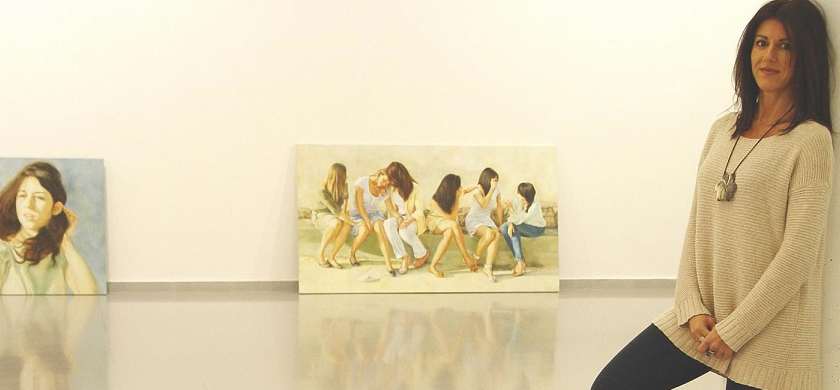 Perla Fuertes exposa a la sala de la Facultat de Belles Arts