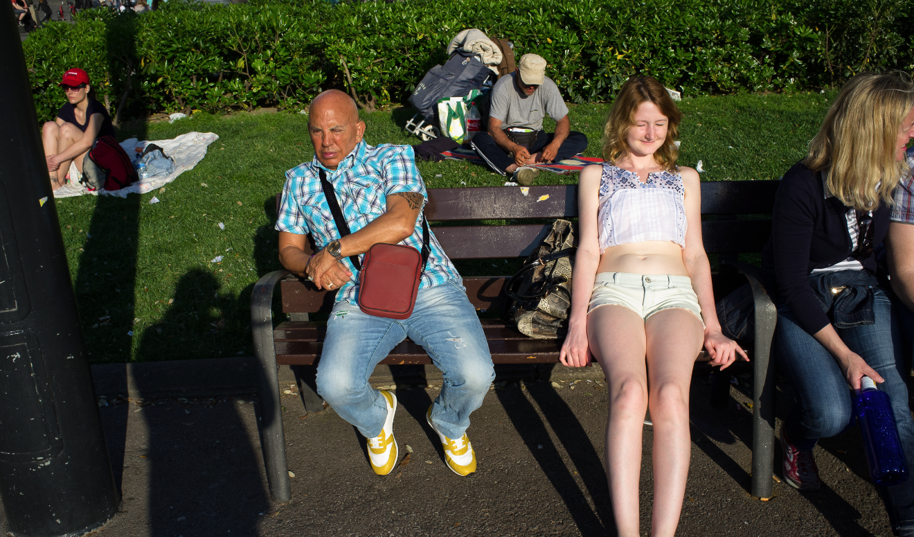 Benedormiens inaugura la mostra de fotografia de Casabona, Espada i Vanderaa