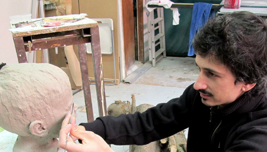 L’escultor Efraïm Rodríguez obre la temporada a l’Espai d’Arts de Roca Umbert