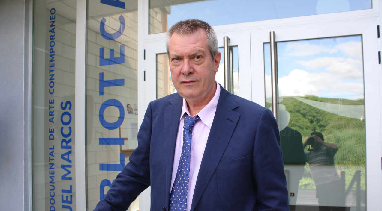 Miguel Marcos, el galerista que estima els llibres