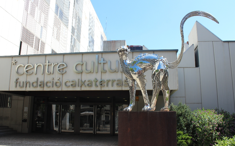 Set escultures de metall de Julio Nieto envaeixen el Centre Cultural