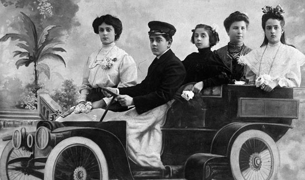 Xerrada sobre Moda i modernisme al Centre de Documentació i Museu Tèxtil