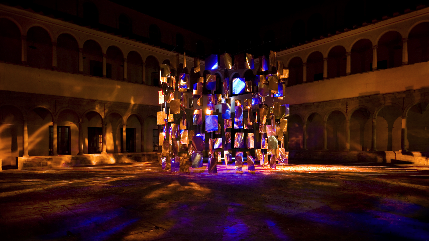 Alumnes del cicle de fotografia de l\'EASD fan el pessebre al Claustre del Carme