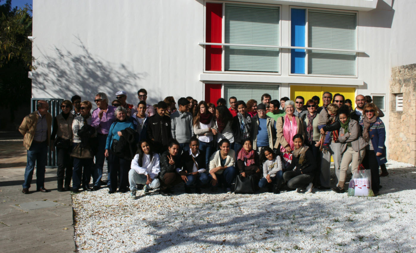 Saharauis de l\'Escola en Pau a la Fundació Pilar i Joan Miró