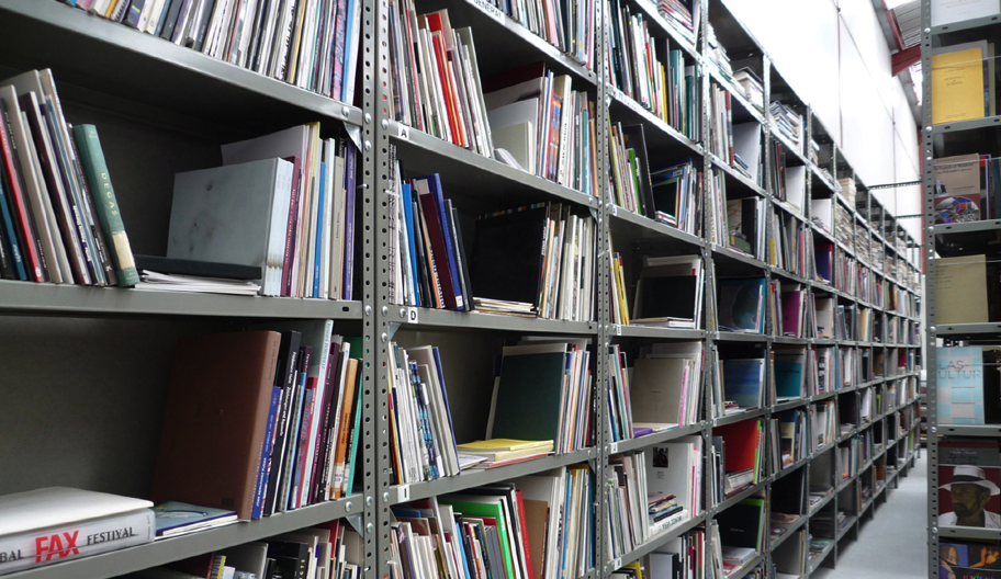 La Biblioteca Pecharromán, exhibirà a Niemeyer i els seus coetanis