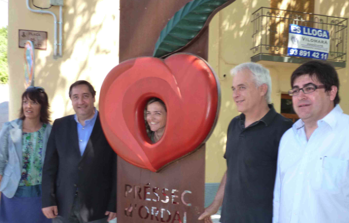 Inauguració de l\'escultura icònica del Mercat del Préssec