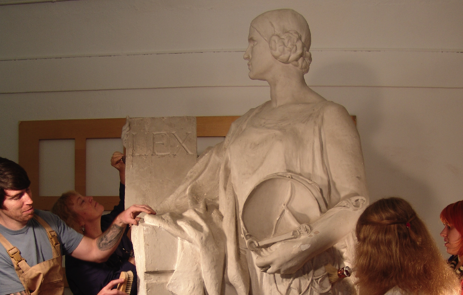 Recuperació dels originals de Miquel Blay