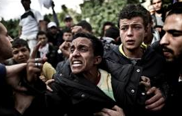 Les primaveres àrabs 2011 de Rémi Ochlik a Arts Santa Mònica