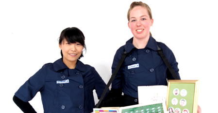 Performance de Jennis Li Cheng Tien i Anja Claudia Pentrop al mercat