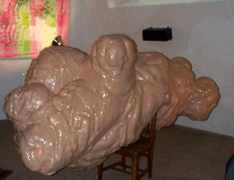 Troben mort a casa seva Mike Kelley