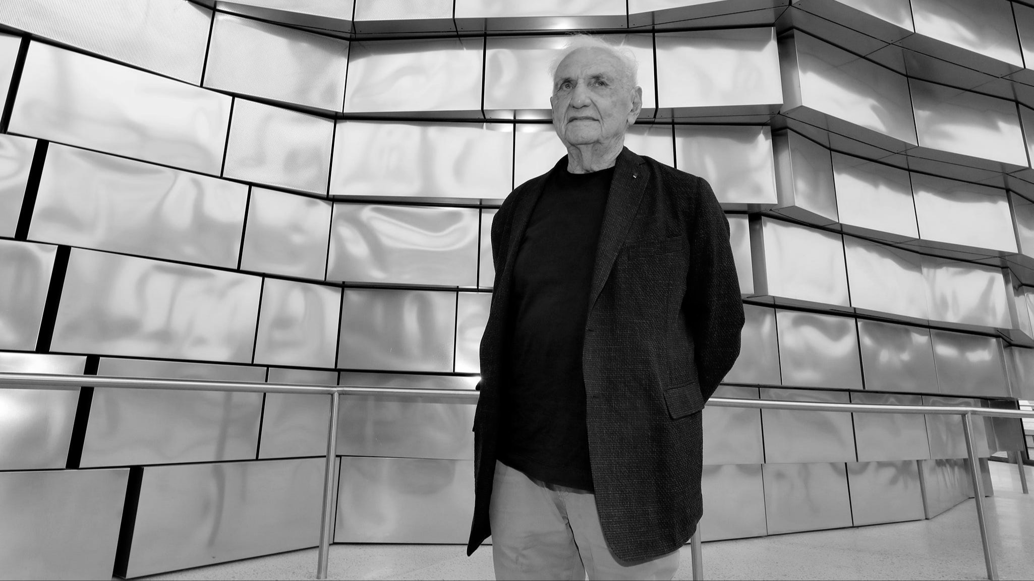 arquitecto-frank-gehry-69335bb0d3571-modified