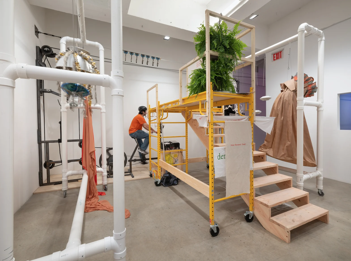 Laura Lima a partir del movimiento, cuerpo y materia en 2025