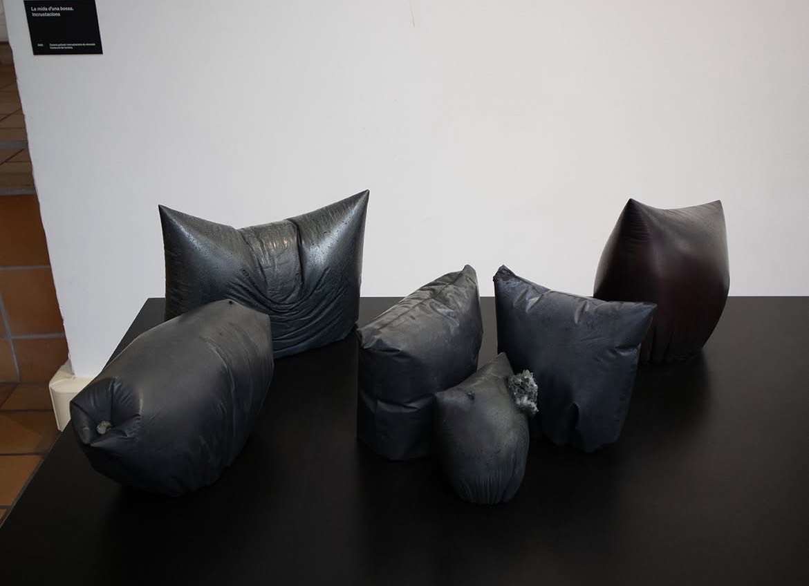 Toni Giró explores anonymity and poetic resistance in Paris 