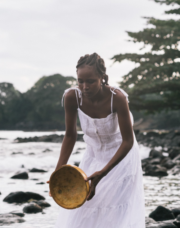 Hôtel de l'artefact pillé : mémoire, diaspora et nouvelles voix au MNA avec Agnes Essonti