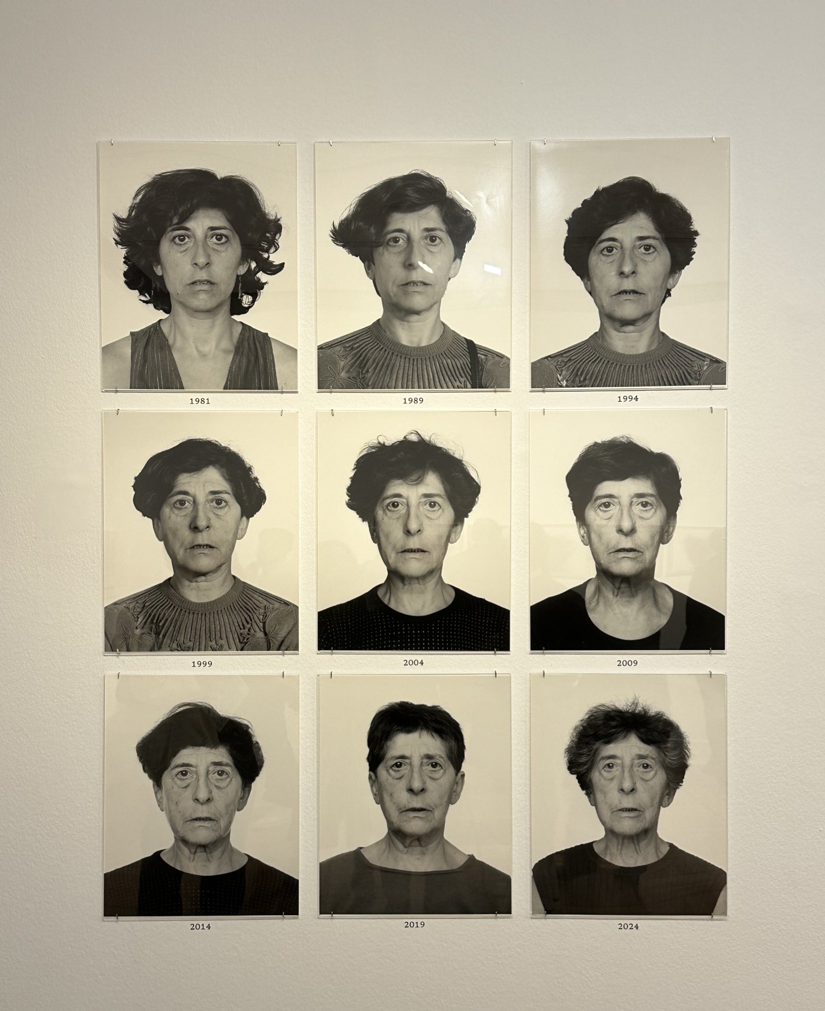 Esther Ferrer despliega el arte en vivo: \'Pliegue y Proceso\' sacude la Casa de la Moneda