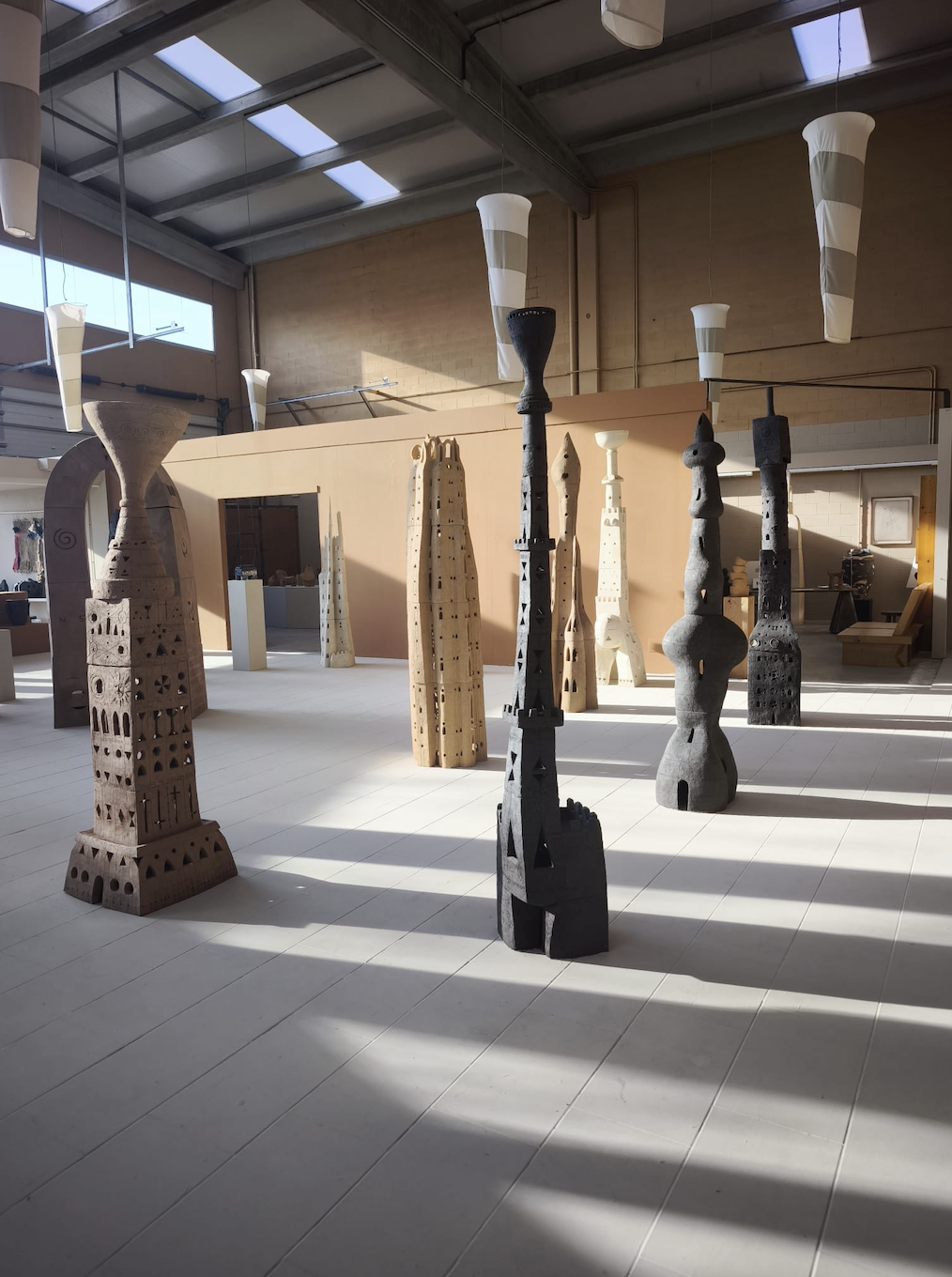 Naturaleza arqueológica: el barro como memoria y arquitectura