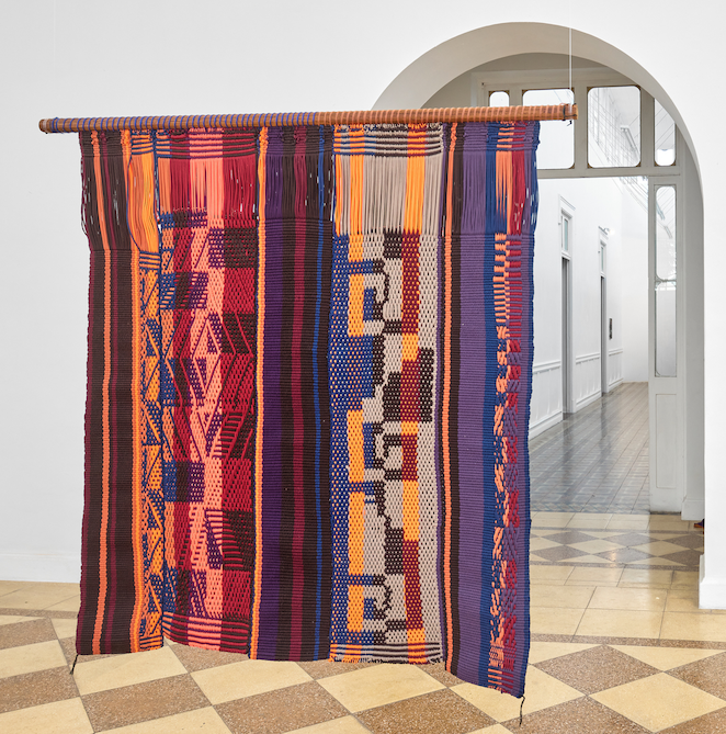 Entre lo ritual y lo contemporáneo con una constelación simbólica en Livia Benavides