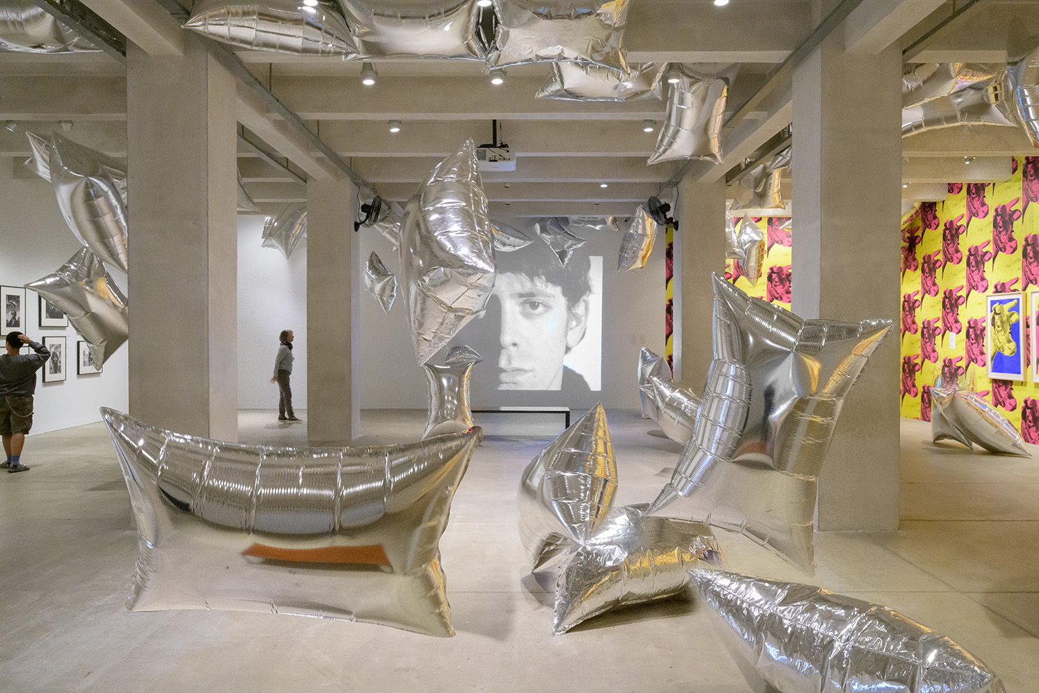 \'Up, Up and Away\' o cuando Andy Warhol dejó de pintar… y empezó a expandirse