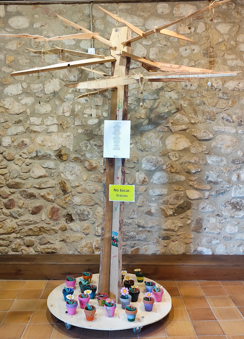 Exhibition of the multidisciplinary collective Jov'Art at the Benedormiens Castle in Castell d'Aro