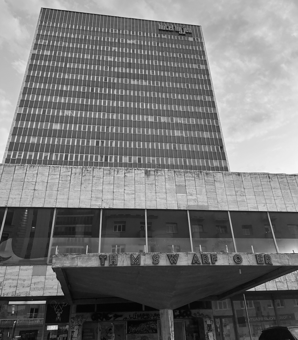 Hotel Kyjev: el fantasma de hormigón que aún vigila Bratislava