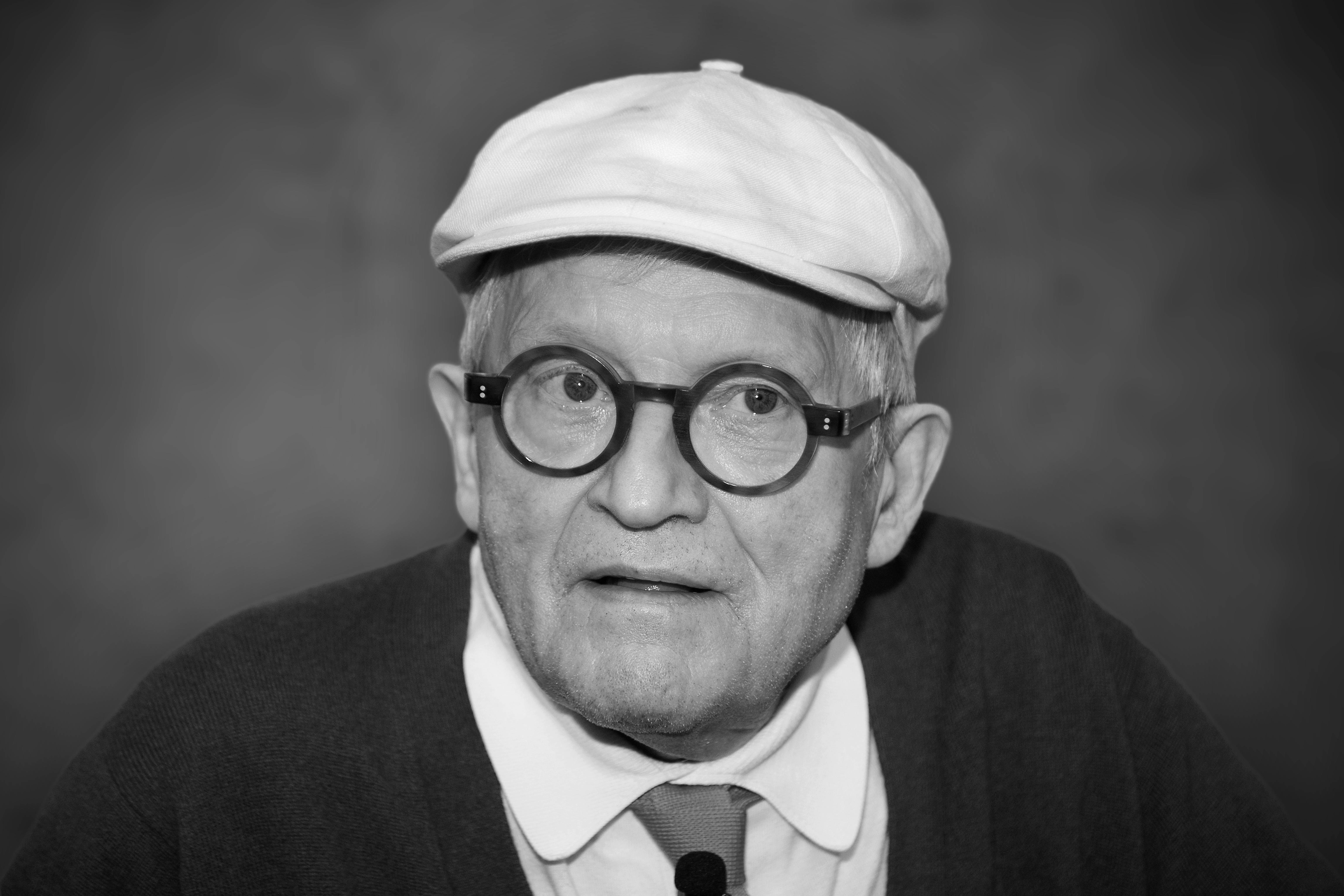 David Hockney, el pintor que convirtió el color en una forma de mirar el mundo, fallece a los 88 años
