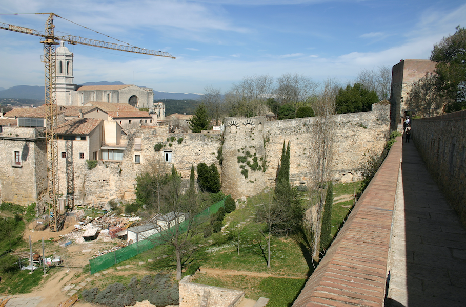 Girona impulsa un Pla director per a la muralla històrica