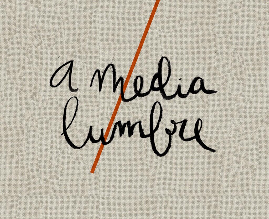 A media lumbre