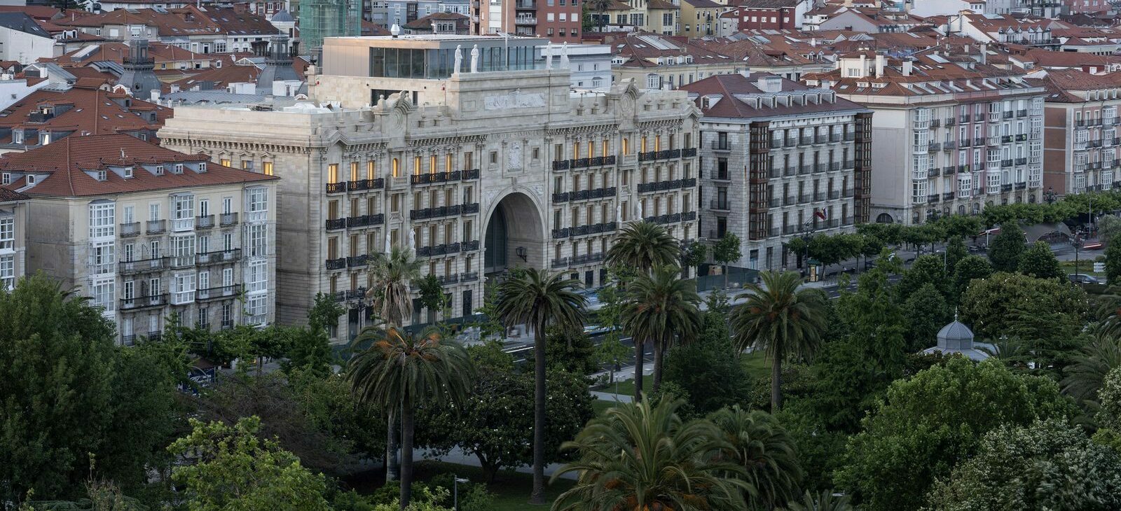 Faro Santander: una nueva puerta al arte entre la ciudad y la bahía