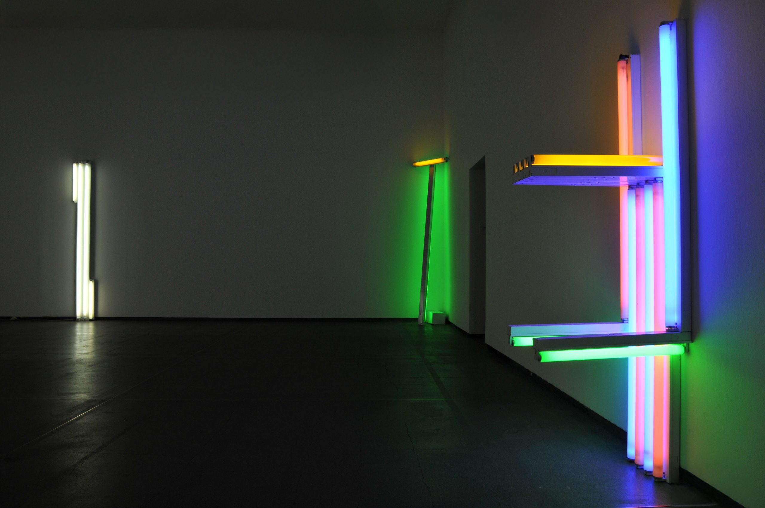 La revolución silenciosa de los tubos fluorescentes con Dan Flavin