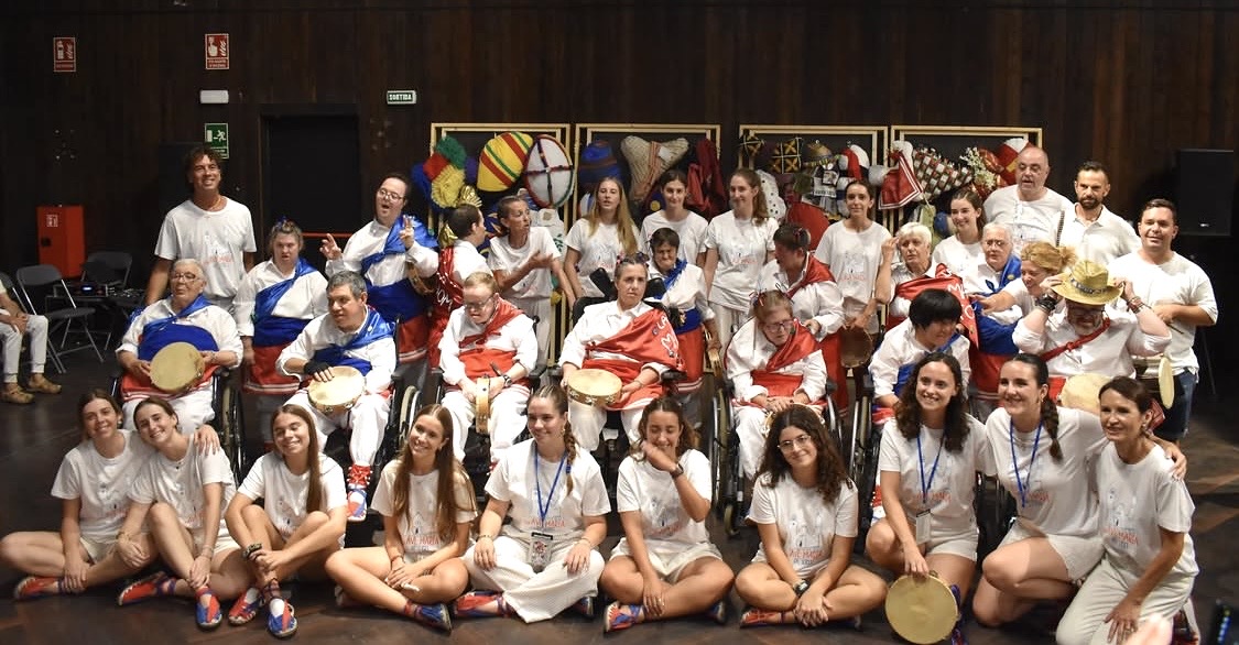 Dance of Panderetes with Diversity in Sitges