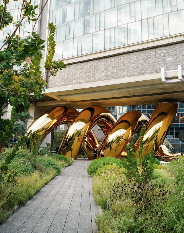 Un cavatappi gigante toma la High Line de Nueva York