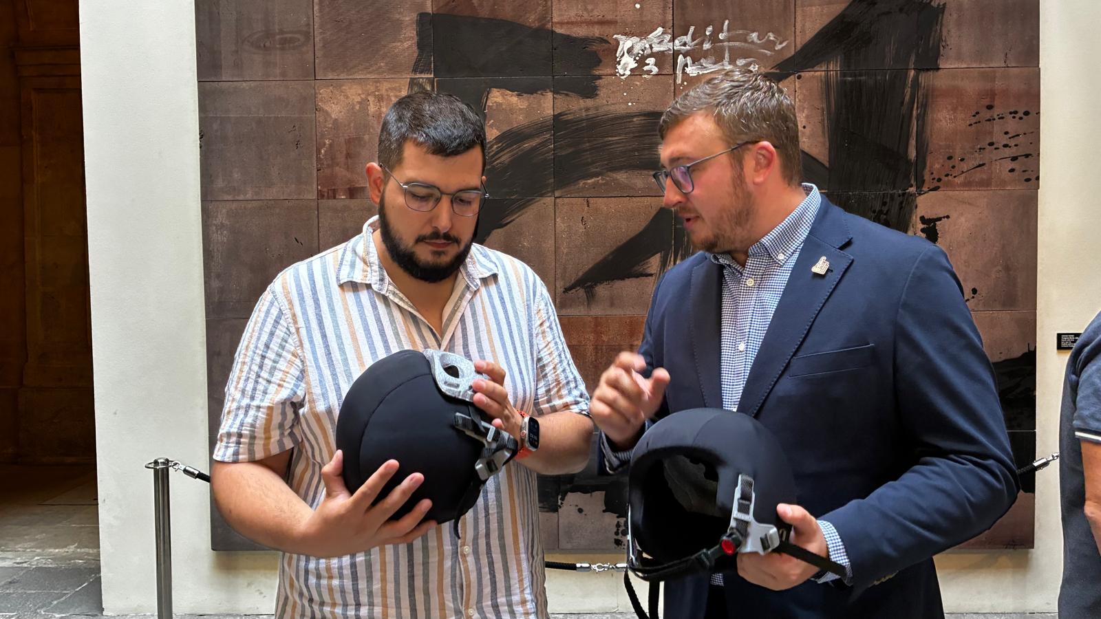 Apresentação do novo capacete de casteller e protetor facial para crianças