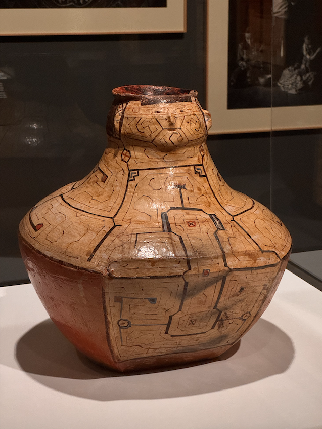 Trames orgàniques: el quefer creatiu indígena precolonial i contemporani d’Abya Yala