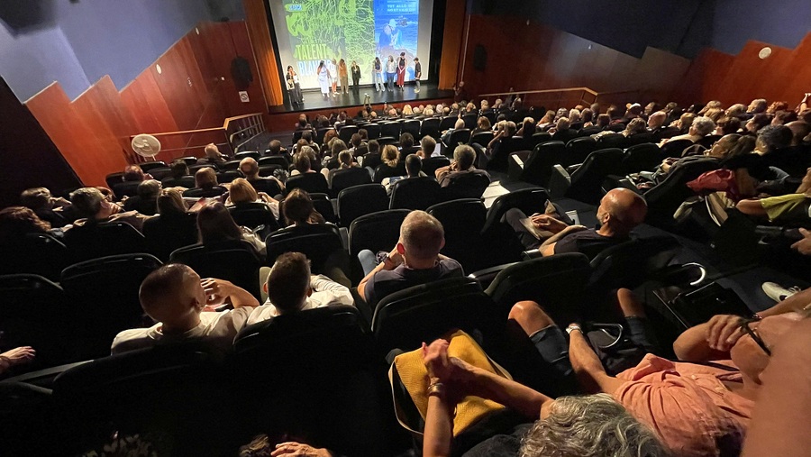 Exibição do filme ‘Tudo o que não te disse’
